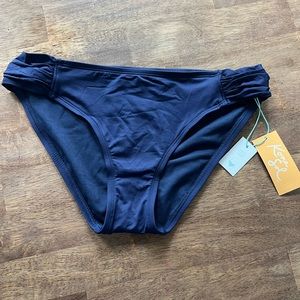 Kona Sol Medium coverage hipster bikini bottom, size M, navy blue, NWT